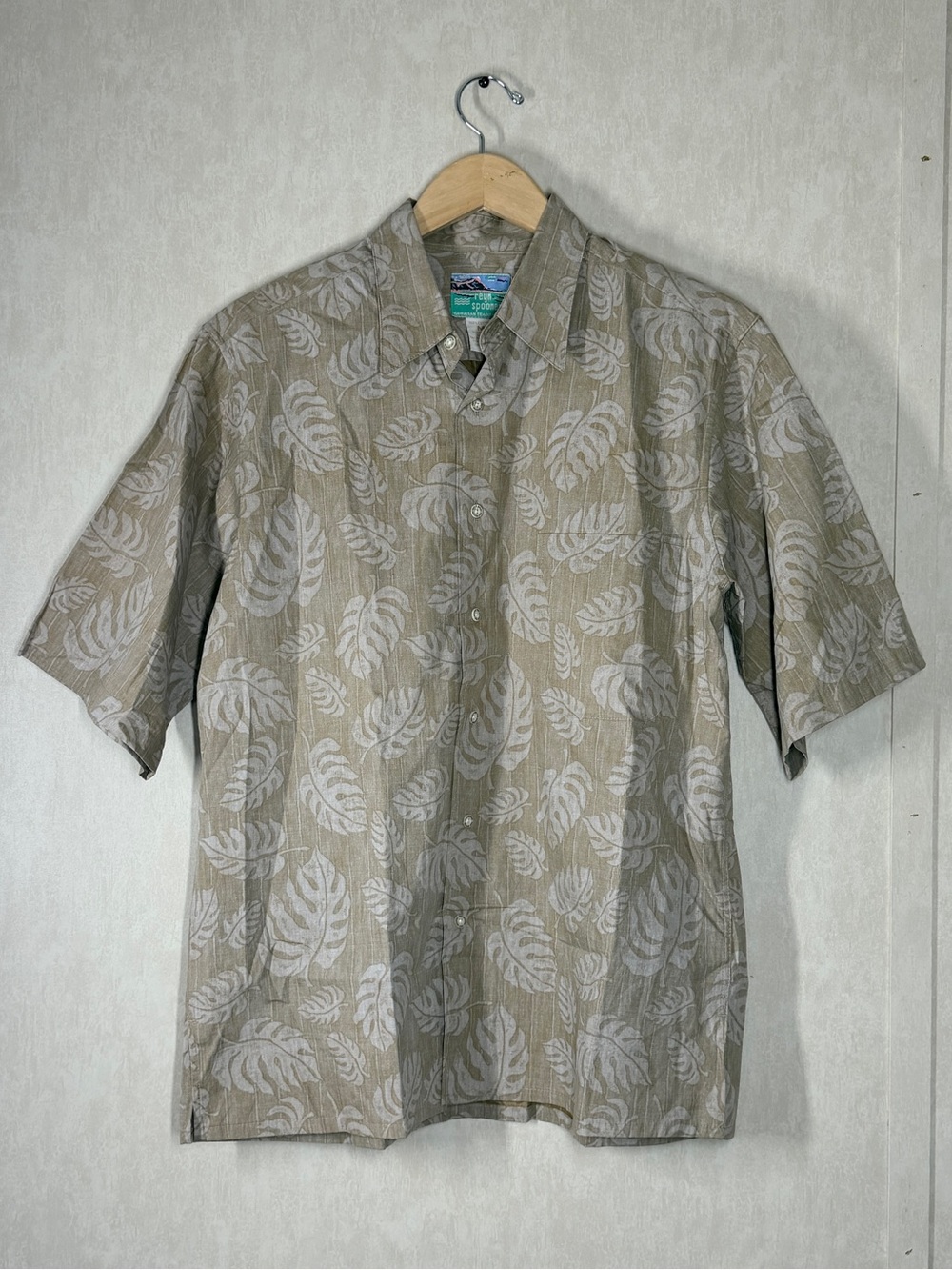 Reyn Spooner Men’s Vintage Cotton Shortsleeve Hawaiian Button Down Shirt M